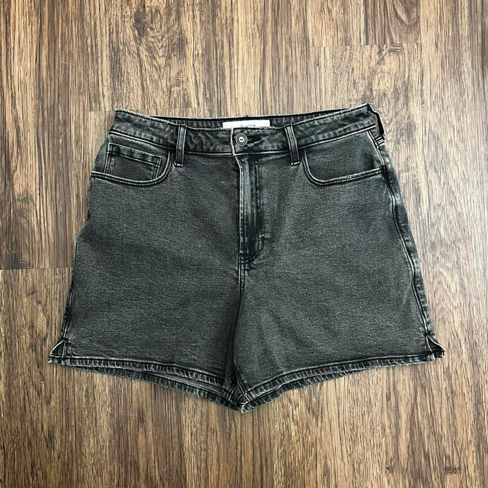 Hollister black denim wash ultra high rise 90s shorts- Size 12